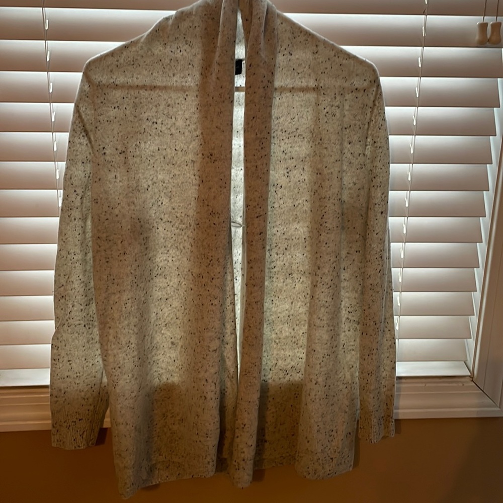 NWT cardigan sweater by Bloomingdale’s .  Never worn and 100% 2-ply cashmere.